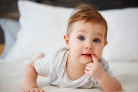 Richtig oder falsch? 9 Mythen rund ums Baby, die jede:r kennt!